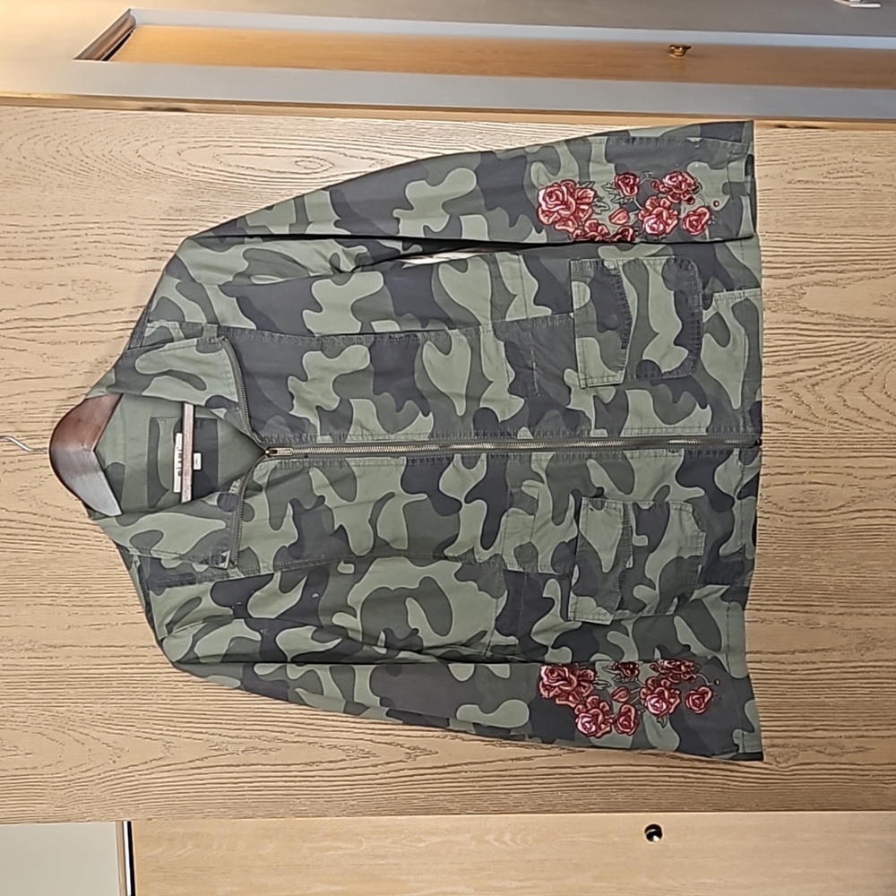 Camo embroidered Jacket